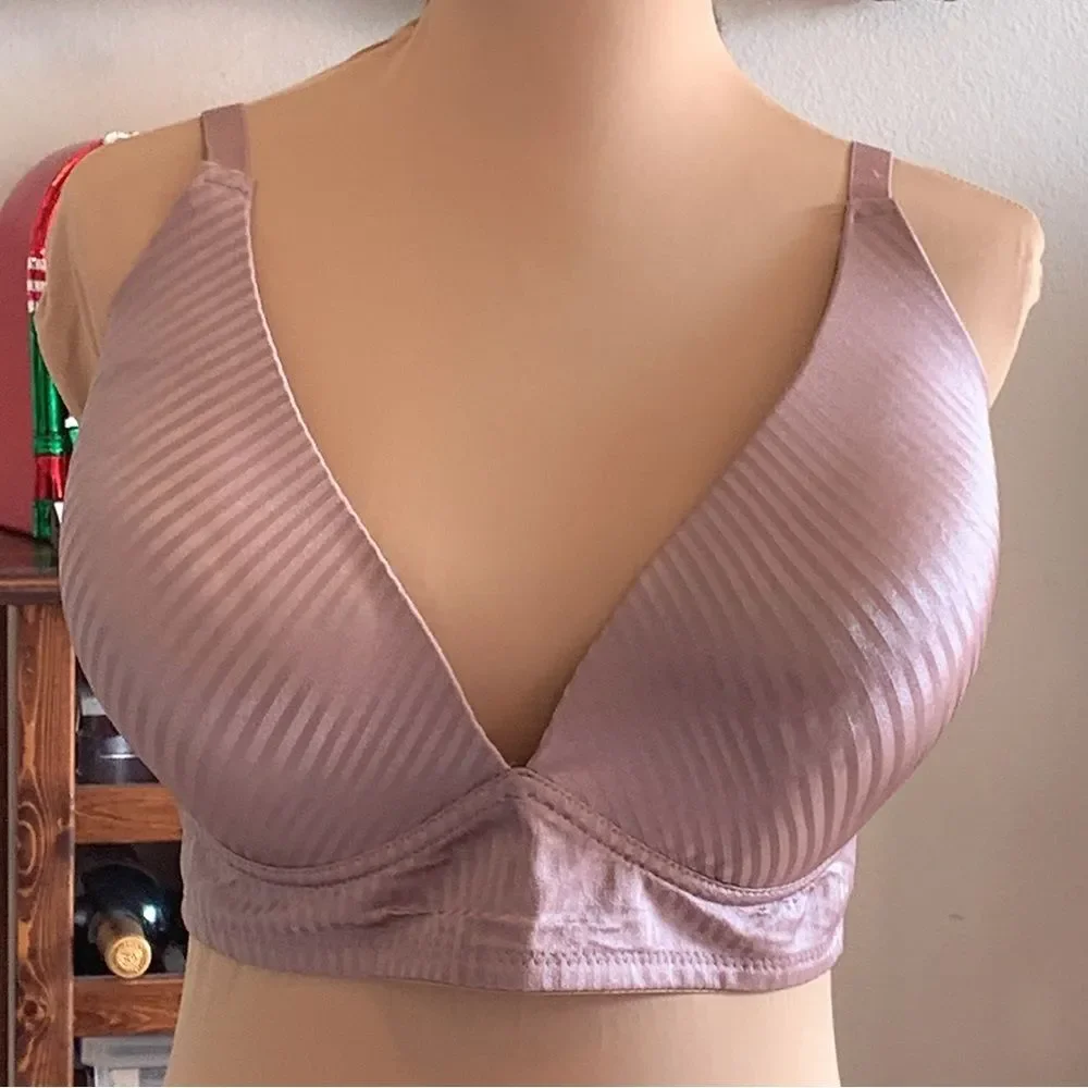 Adrienne Vittadini Wireless Bras Size 42 D